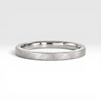 Órbita Corte 2mm stackable ring with hand-applied diagonal texture finish, minimalist women's stacking band