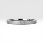 Órbita Luz 2mm stackable ring with frosted finish, luminous surface, handcrafted in Utah